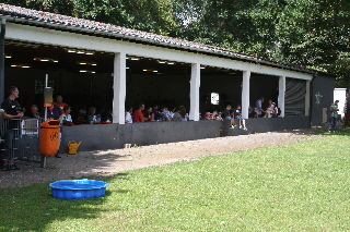 Rasen Ansicht auf halle